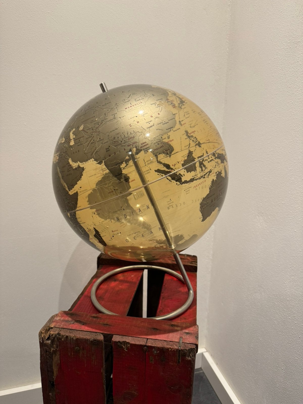 Bijzondere Wereldbol Deens, Henrik Tengler 90, Ophalen, Kunststof, Zo goed als nieuw, 30 cm