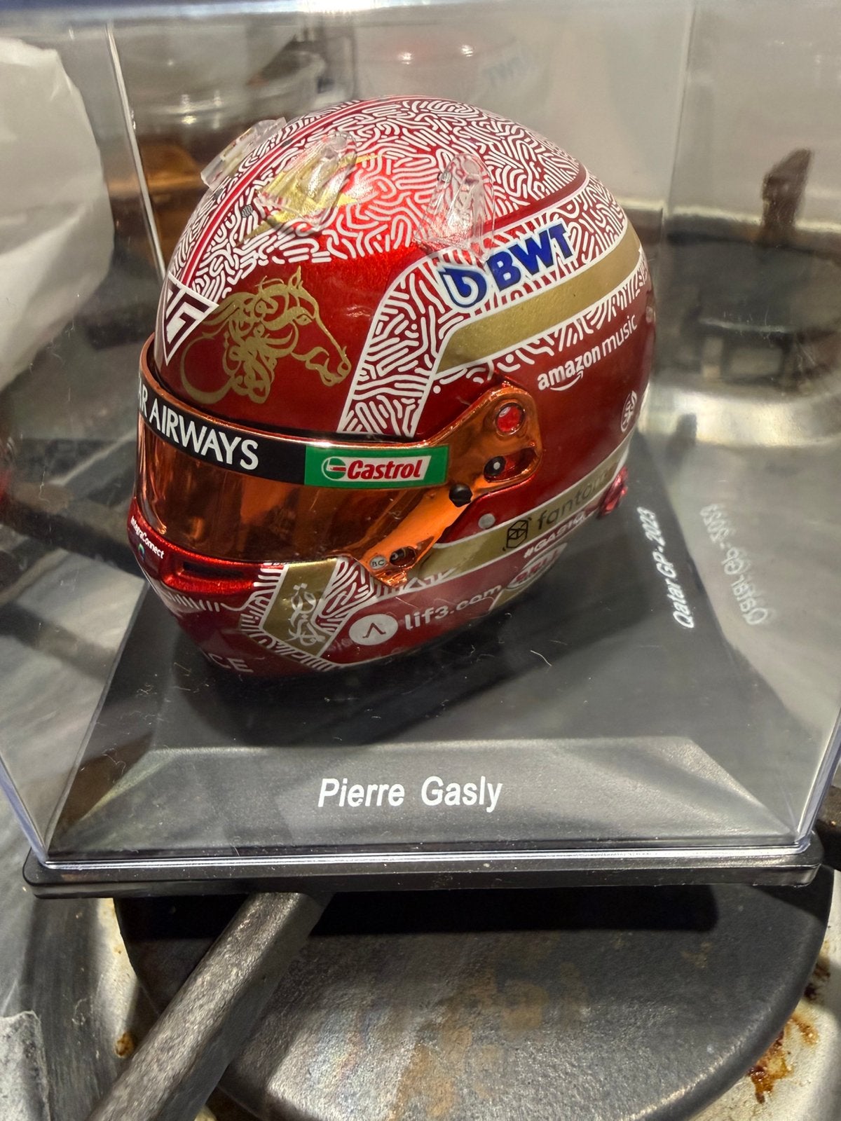 Pierre Gasly helm 1:5 Quatar GP 2023 incl.Cover -NIEUW-, Verzamelen, Verzenden, Nieuw, Formule 1