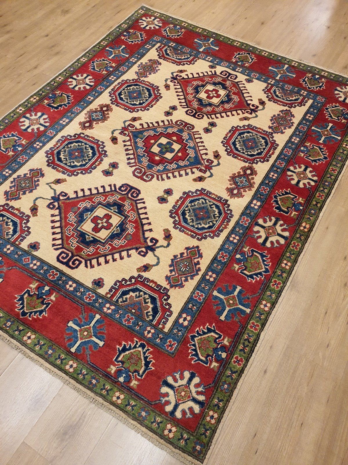 Handgeknoopt oosters tapijt kazak 208x159
Nie, Huis en Inrichting, Stoffering | Tapijten en Kleden, Info@SlatsAntiek.nl, Perzisch