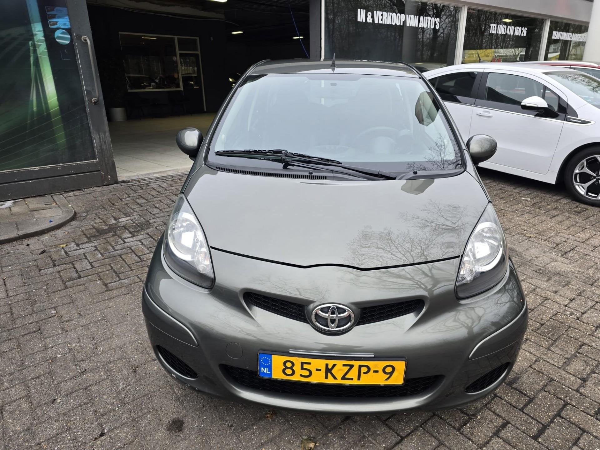Toyota Aygo 1.0-12V Aspiration Green | 2E EIGENAAR | 3/6 OF, Auto's, Voorwielaandrijving, Gebruikt, 4 stoelen, Alcantara