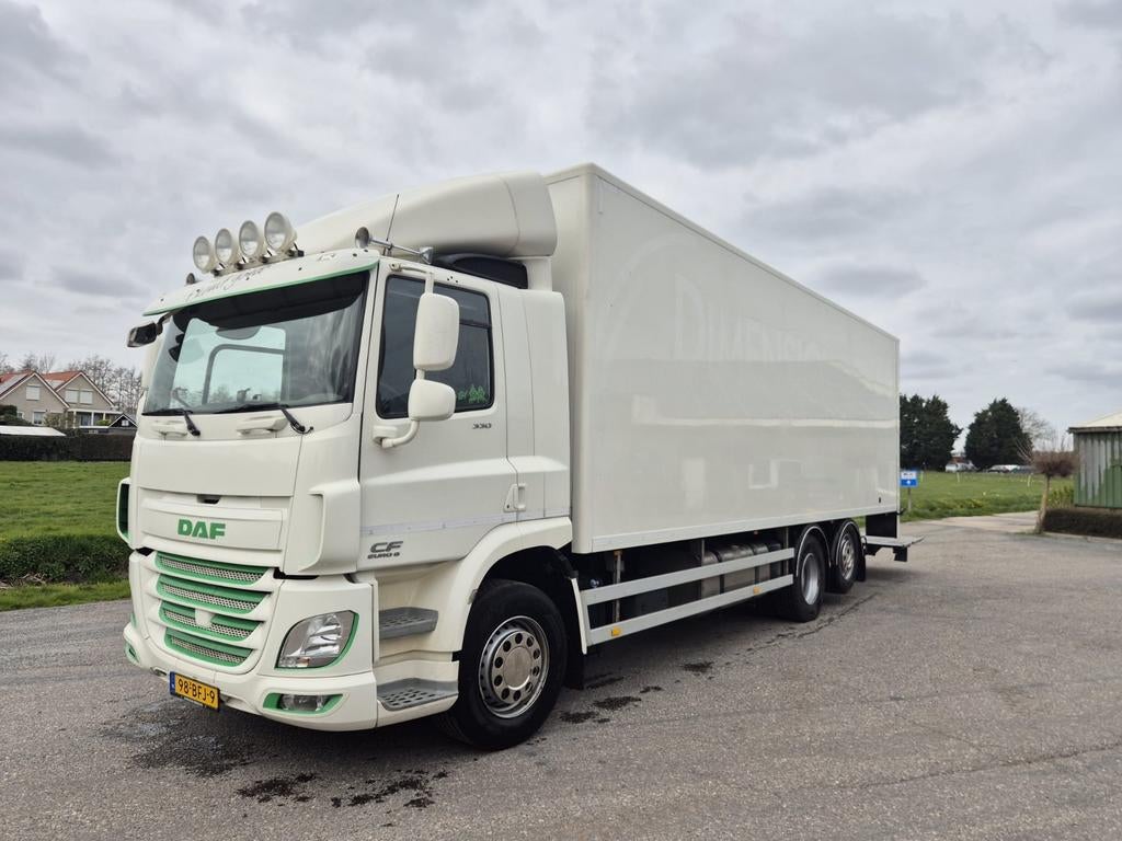 Daf CF Bakwagen met gestuurde sleepas, Automaat, Achterwielaandrijving, Euro 6, Wit