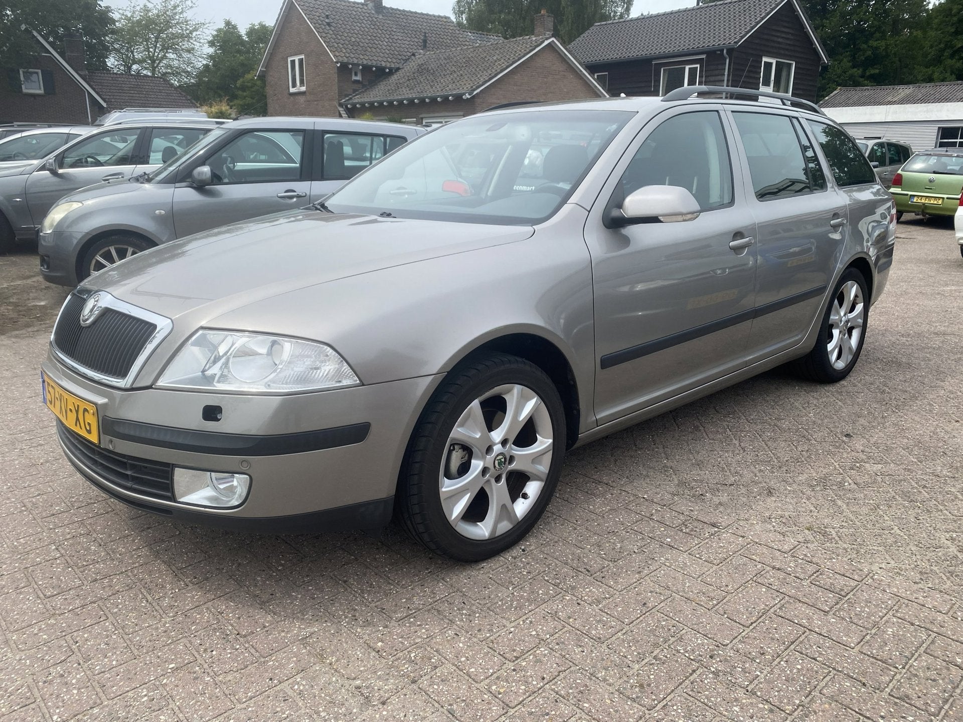 Skoda Octavia Combi 1.8 TSI CLIMA/NAVI, Auto's, Skoda, Voorwielaandrijving, Gebruikt, Zwart, 4 cilinders