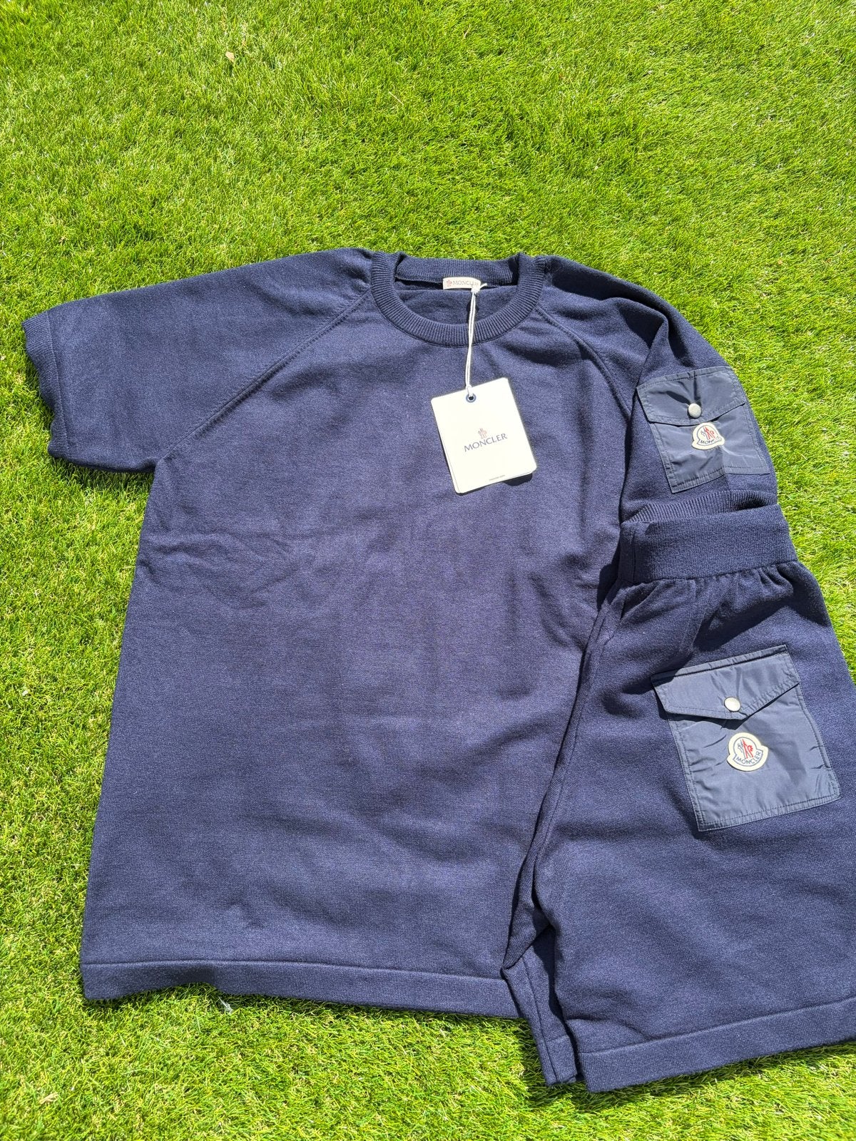 Moncler set T-shirt en korte broek, Ophalen of Verzenden, Nieuw