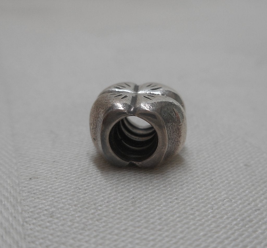 Zilveren Pandora bedel klaver nr.1897, Gebruikt, Verzenden, Pandora, 1 bedel