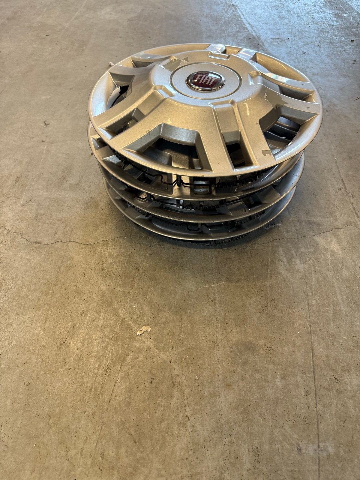 Set van 4 Fiat wieldoppen, Ophalen