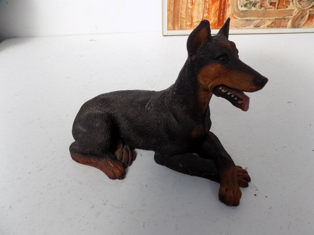 Beeld hond Dobermann zwaar polystone, Ophalen of Verzenden, Gebruikt