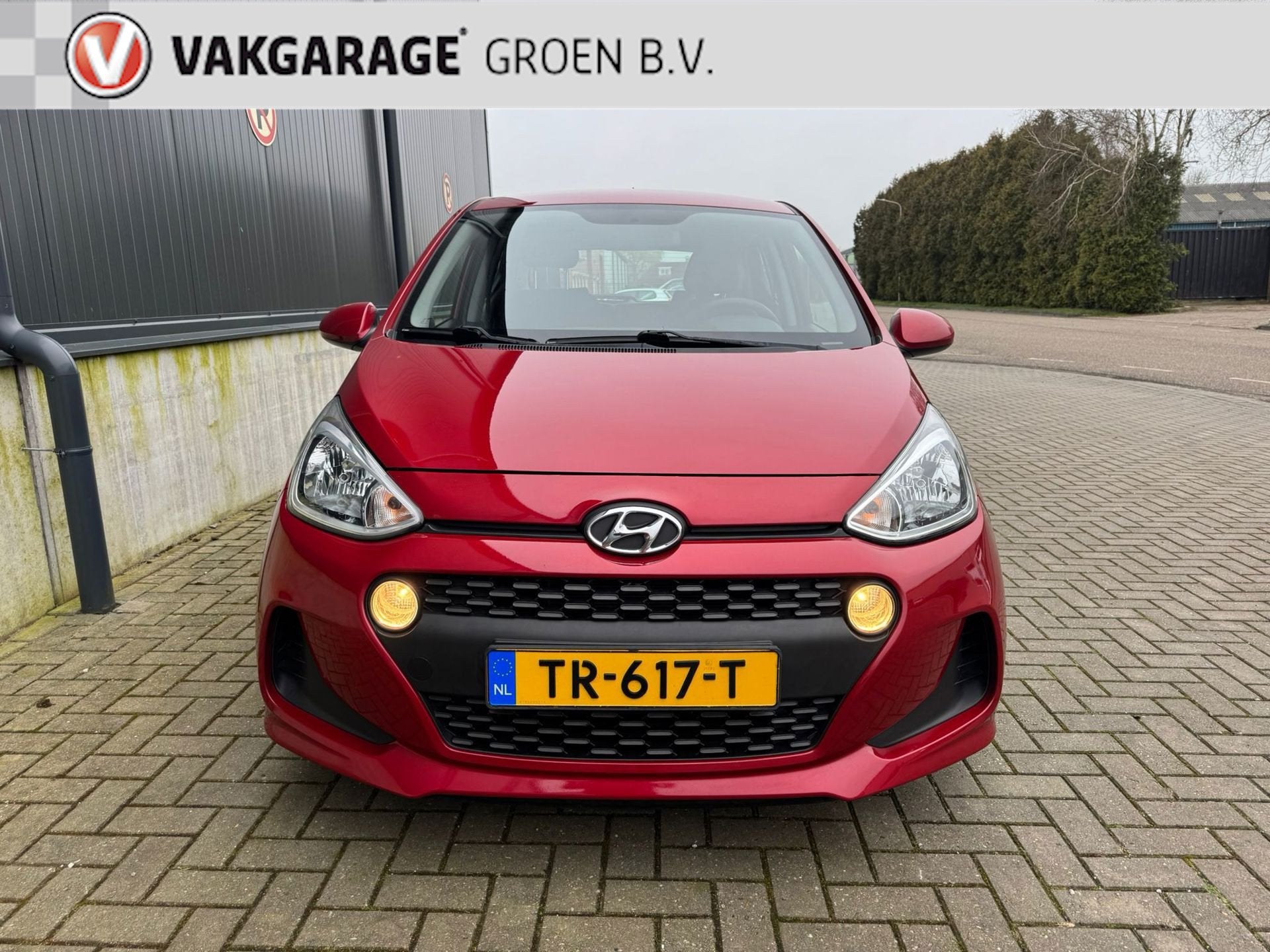 Hyundai I10 1.0i Comfort / airco / cruise / radio cd !, Voorwielaandrijving, Dealer onderhouden, Stof, Gebruikt
