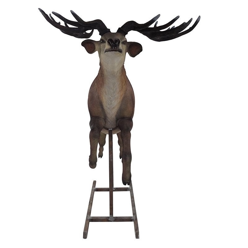Flying reindeer on metal base – Rendier beeld Hoogte 224 cm, Ophalen, HorecaBeelden, Nieuw, HorecaBeelden