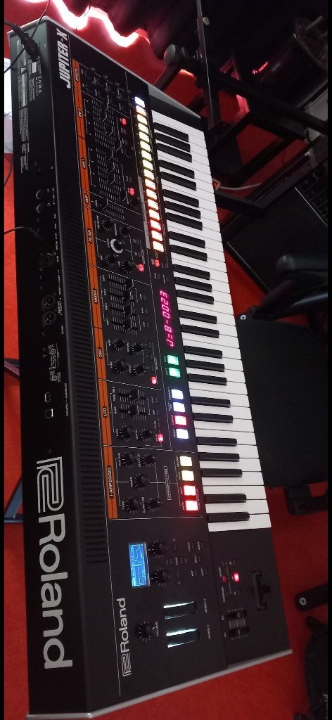 Roland Jupiter X met Originele doos en toebehoren, Muziek en Instrumenten, Synthesizers, Ophalen, 61 toetsen, Roland, Zo goed als nieuw