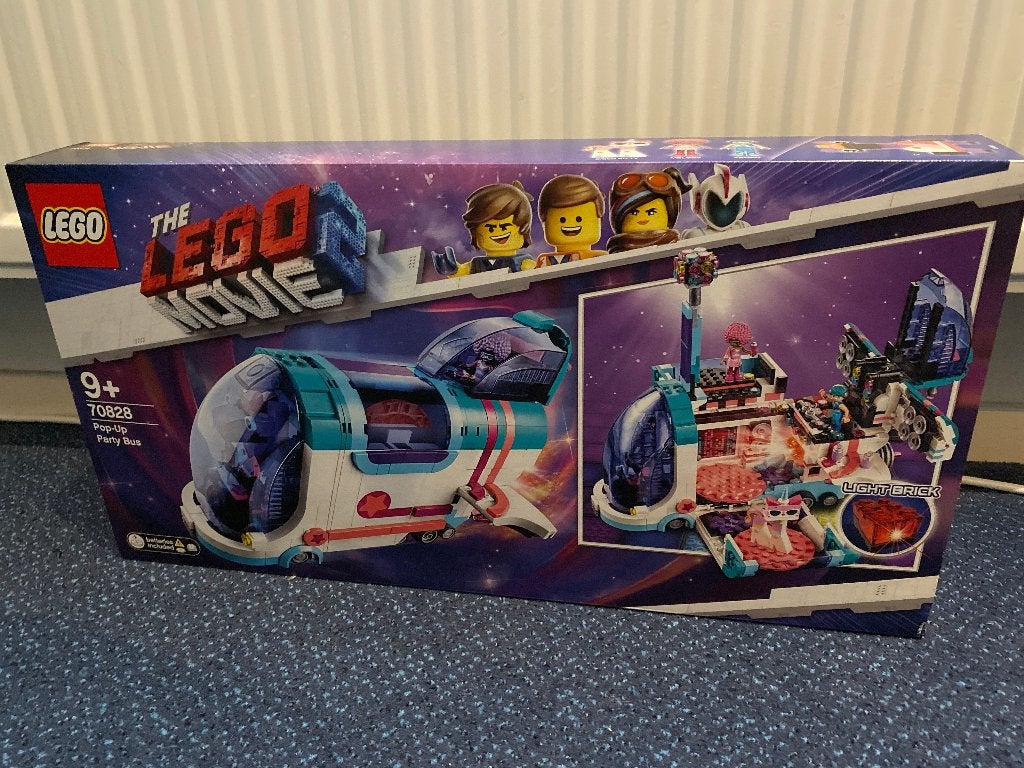 Lego The Movie 2 Lego 70828 Uitklap Feestbus Nieuw !, Ophalen, Overige thema's, Lego, Nieuw