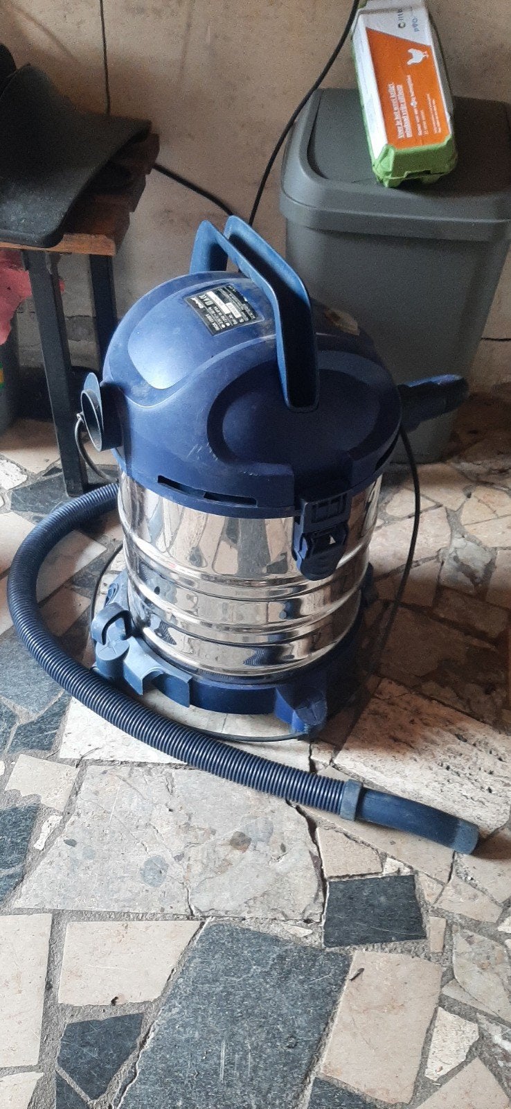 Stofzuiger Einhell inox 1250/1, Doe-het-zelf en Verbouw, Reinigingsmachines, Ophalen