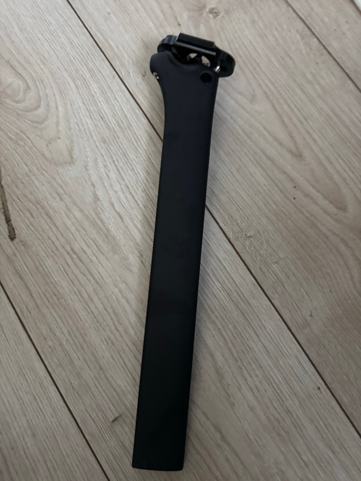 0graden Pinarello Dogma F10 f12 Carbon Zadelpen, Ophalen of Verzenden, Zo goed als nieuw, Zadel, Racefiets