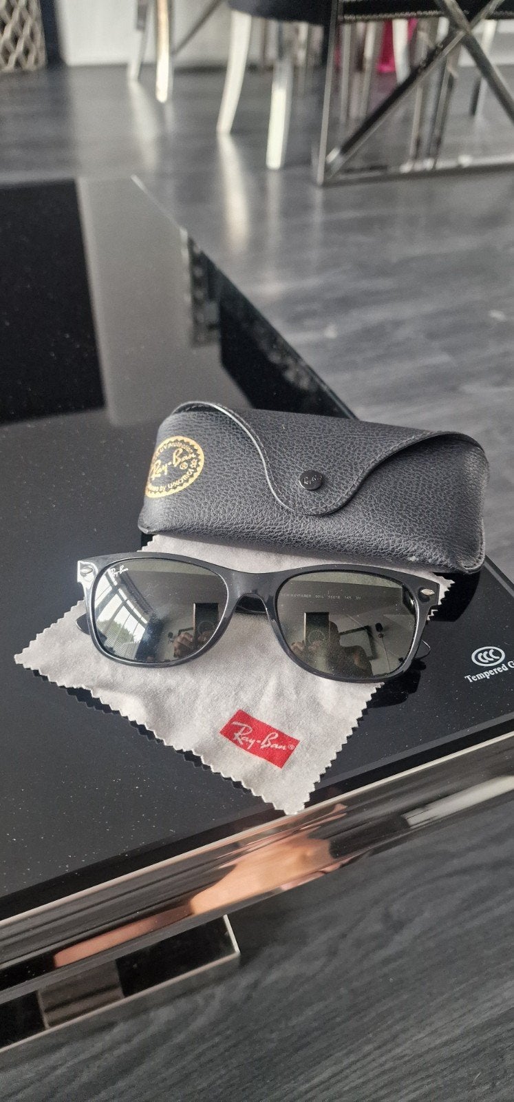Ray-Ban New Wayfarer RB 2132 Zonnebril Zwart, Ophalen, Zonnebril, Zwart, Zo goed als nieuw
