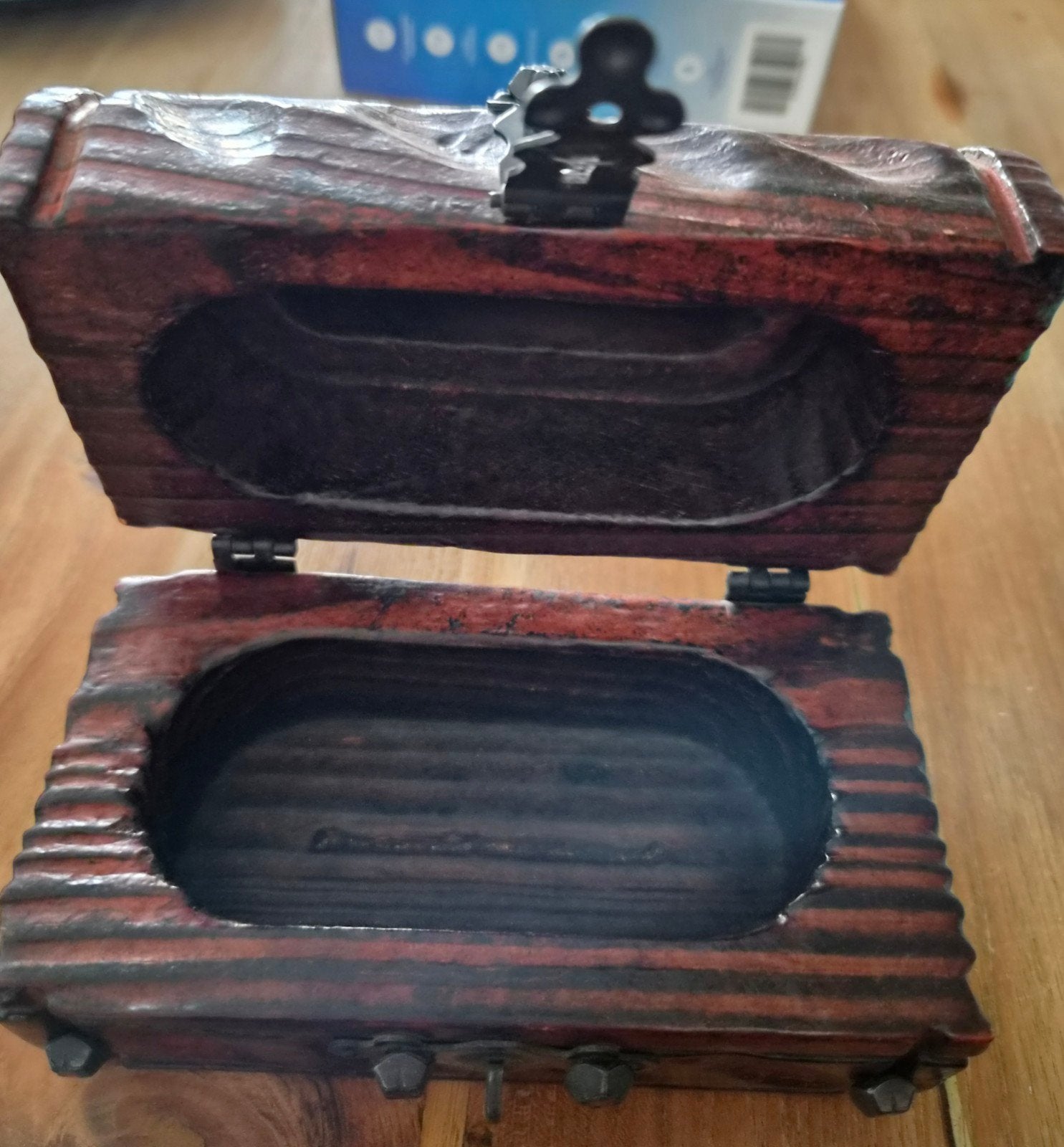 Houten Spaarpot / Kistje - Vintage Stijl, Verzamelen, Spaarpotten, Ophalen of Verzenden, Gebruikt, Hout, Overige thema's