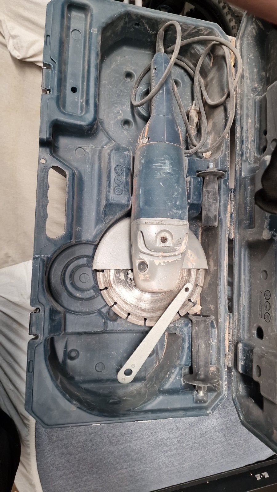 Slijptol en grote boor, Doe-het-zelf en Verbouw, Gereedschap | Zaagmachines, Ophalen, Gebruikt, Afkortzaag, 30 tot 70 mm