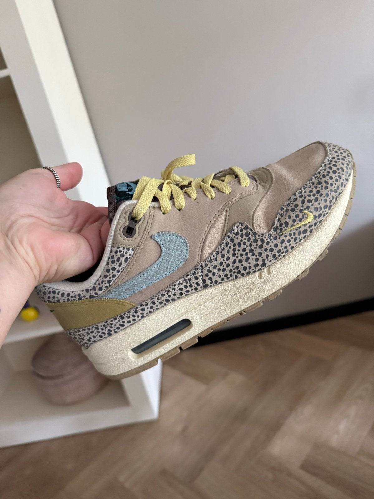 Nike Air Max 1 Safari Leopard - Maat 40.5, Kleding | Dames, Ophalen of Verzenden, Gedragen, Beige, Sneakers of Gympen