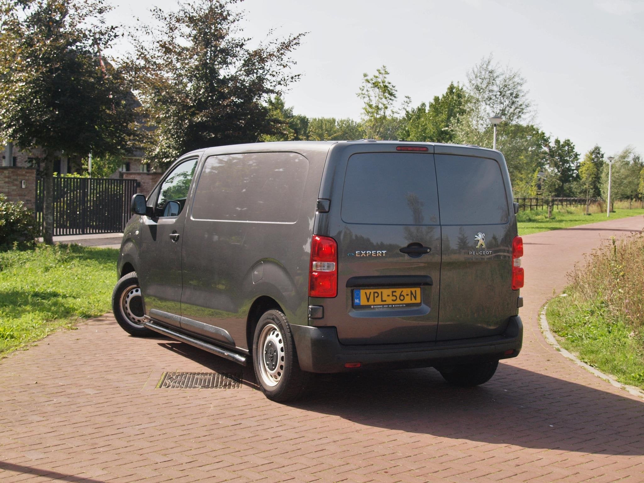 Peugeot e-Expert Standard Premium 75 kWh | Side bars | Apple, Gebruikt, Zwart, Origineel Nederlands, 75 kWh