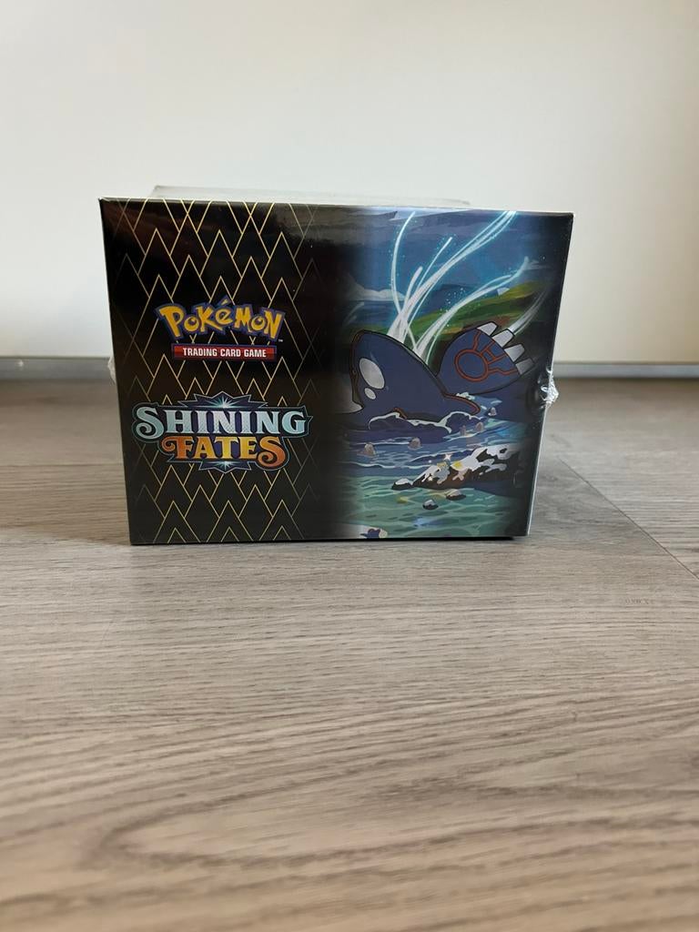 Shining Fates minitin display, Hobby en Vrije tijd, Verzamelkaartspellen | Pokémon, Ophalen of Verzenden, Nieuw, Boosterbox
