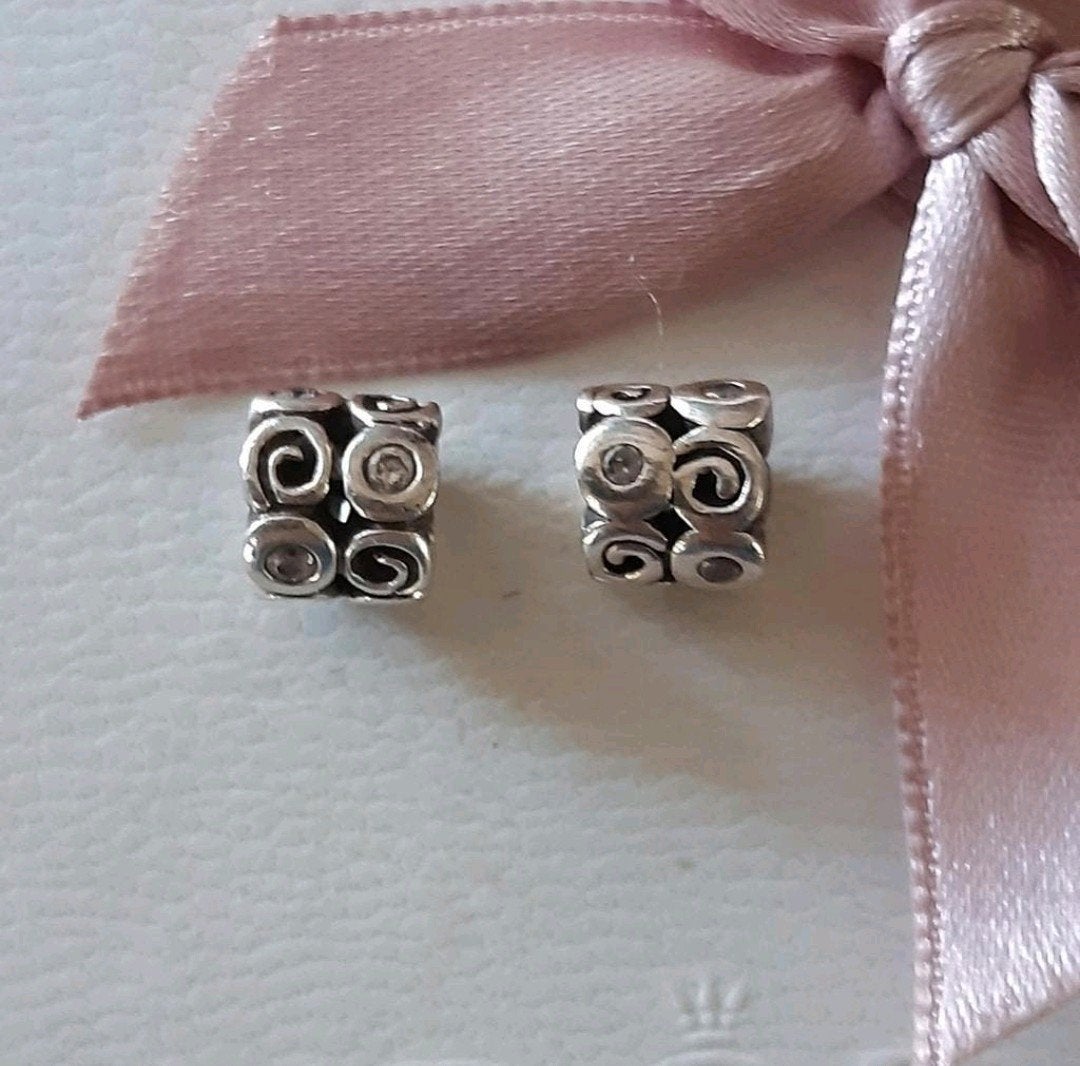 Pandora krulletjes en kleine zirkonia's, Gebruikt, Verzenden, Pandora, 2 of 3 bedels