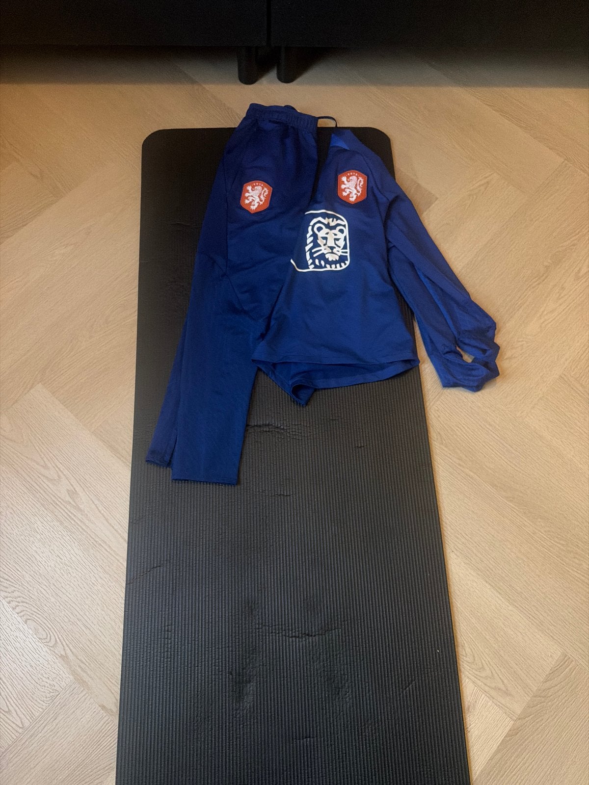 Nederlands Elftal Trainingspak - Maat 164, Kleding | Dames, Sportkleding, Zo goed als nieuw, Overige typen, Maat 34 (XS) of kleiner