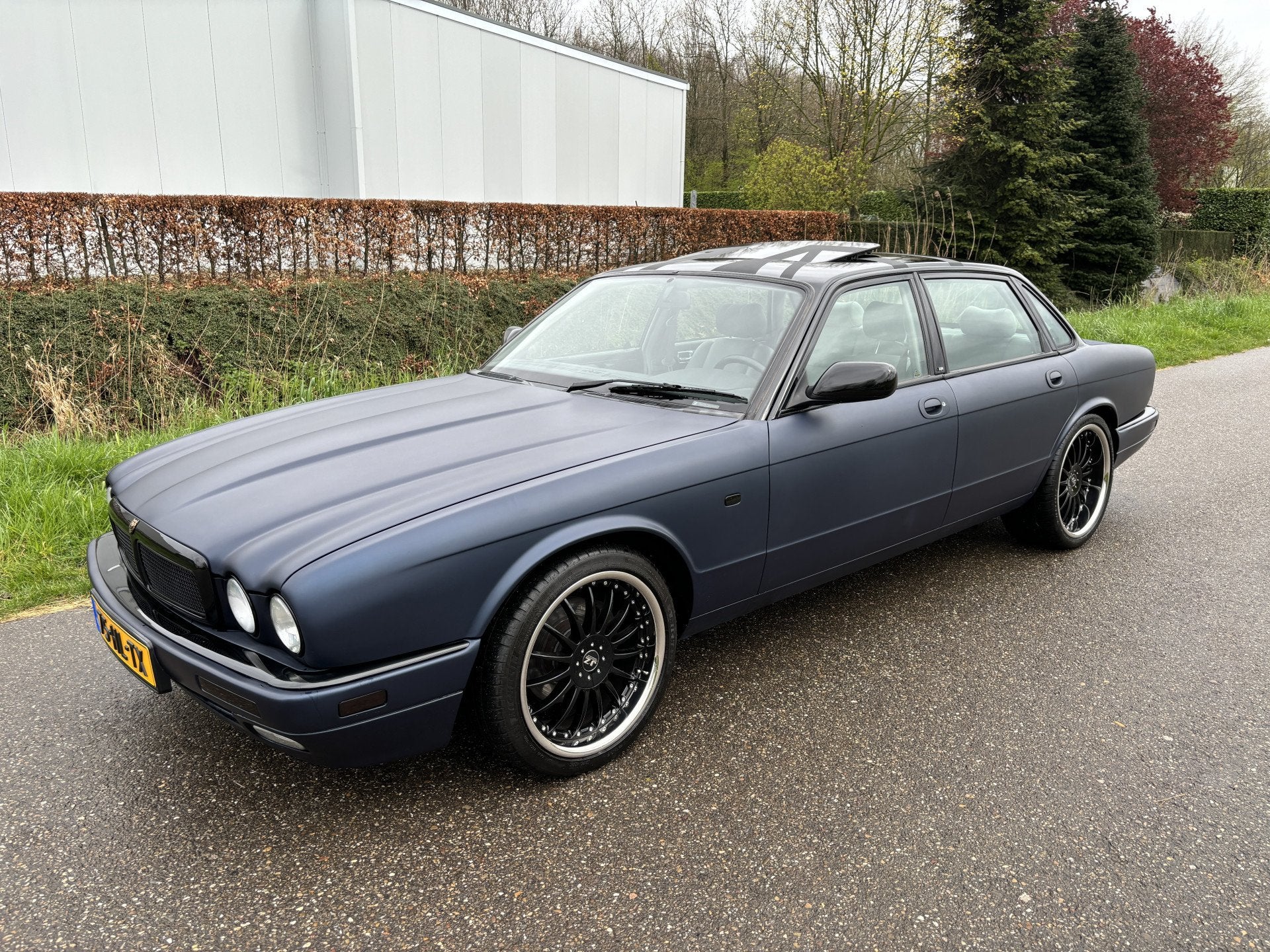 Jaguar XJ 4.0 R S/C SUPERCHARGED / LEER / MAT BLAUW / SCHUIF, foto 2
