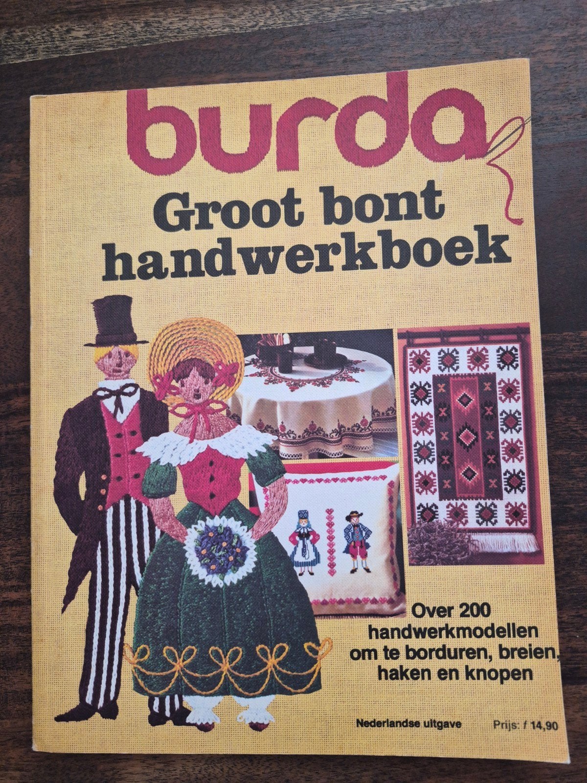 Vintage : Burda Groot handwerkboek,  borduren, Ophalen of Verzenden, Zo goed als nieuw, Handborduren, Patroon
