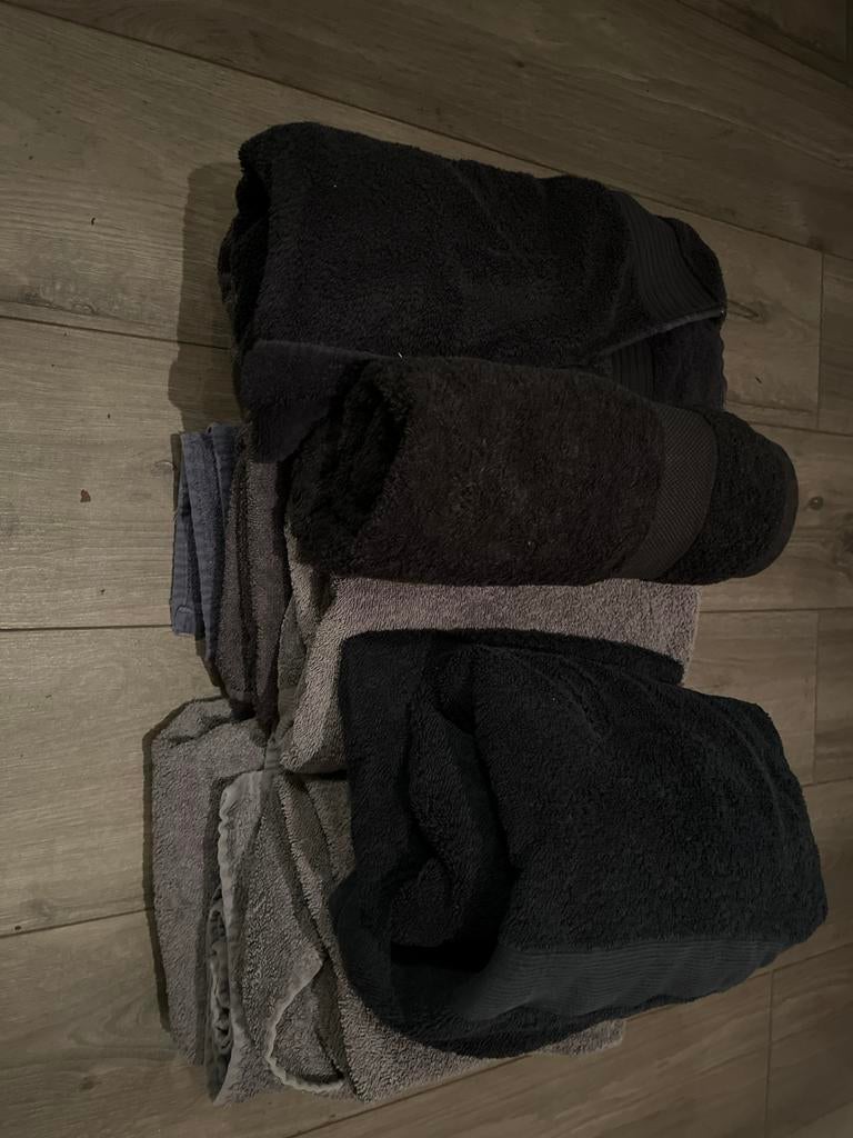 Handdoeken in verschillende grijstinten, Ophalen of Verzenden, Gebruikt, Grijs, Handdoek