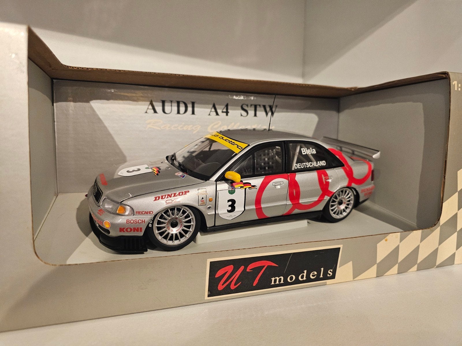 UT Models Audi A4 STW #3 Biela 1:18, Ophalen of Verzenden, Zo goed als nieuw, Auto, UT Models