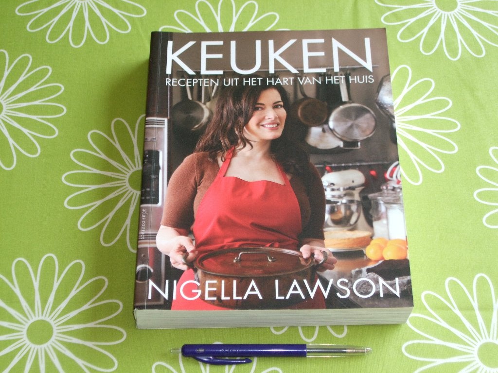 Nigella Lawson - Keuken, recepten uit het hart van het huis, Hoofdgerechten, Ophalen of Verzenden, Zo goed als nieuw, Nigella Lawson