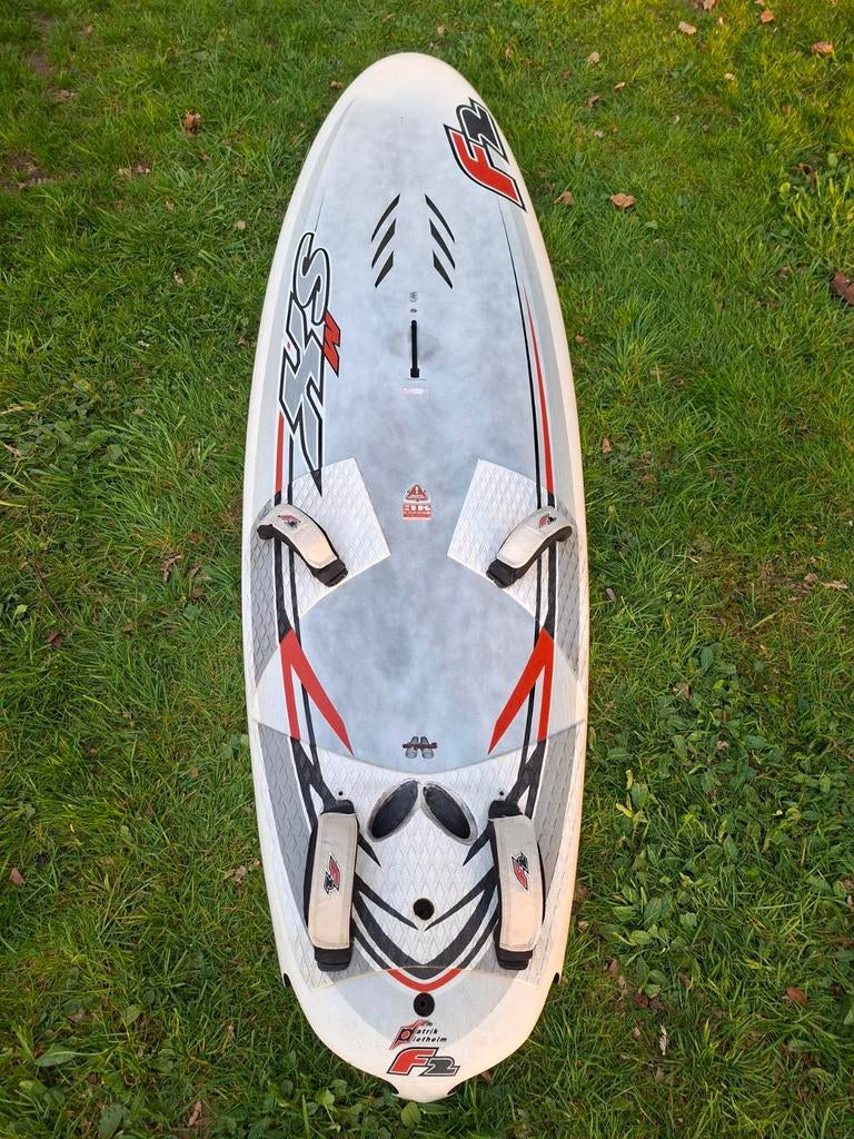 F2 SXM 105L Windsurfboard., Watersport en Boten, Windsurfen, Ophalen, Gebruikt, Plank
