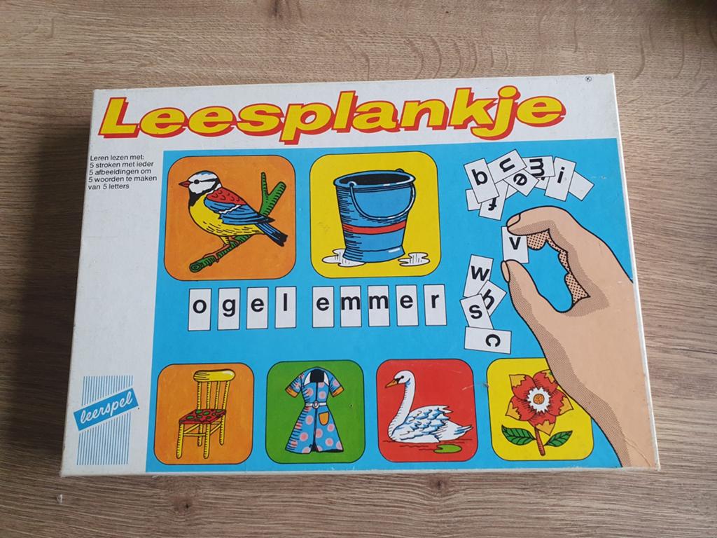 Leesplankje van Hema uit 1980 leerspel, Ophalen of Verzenden, Zo goed als nieuw