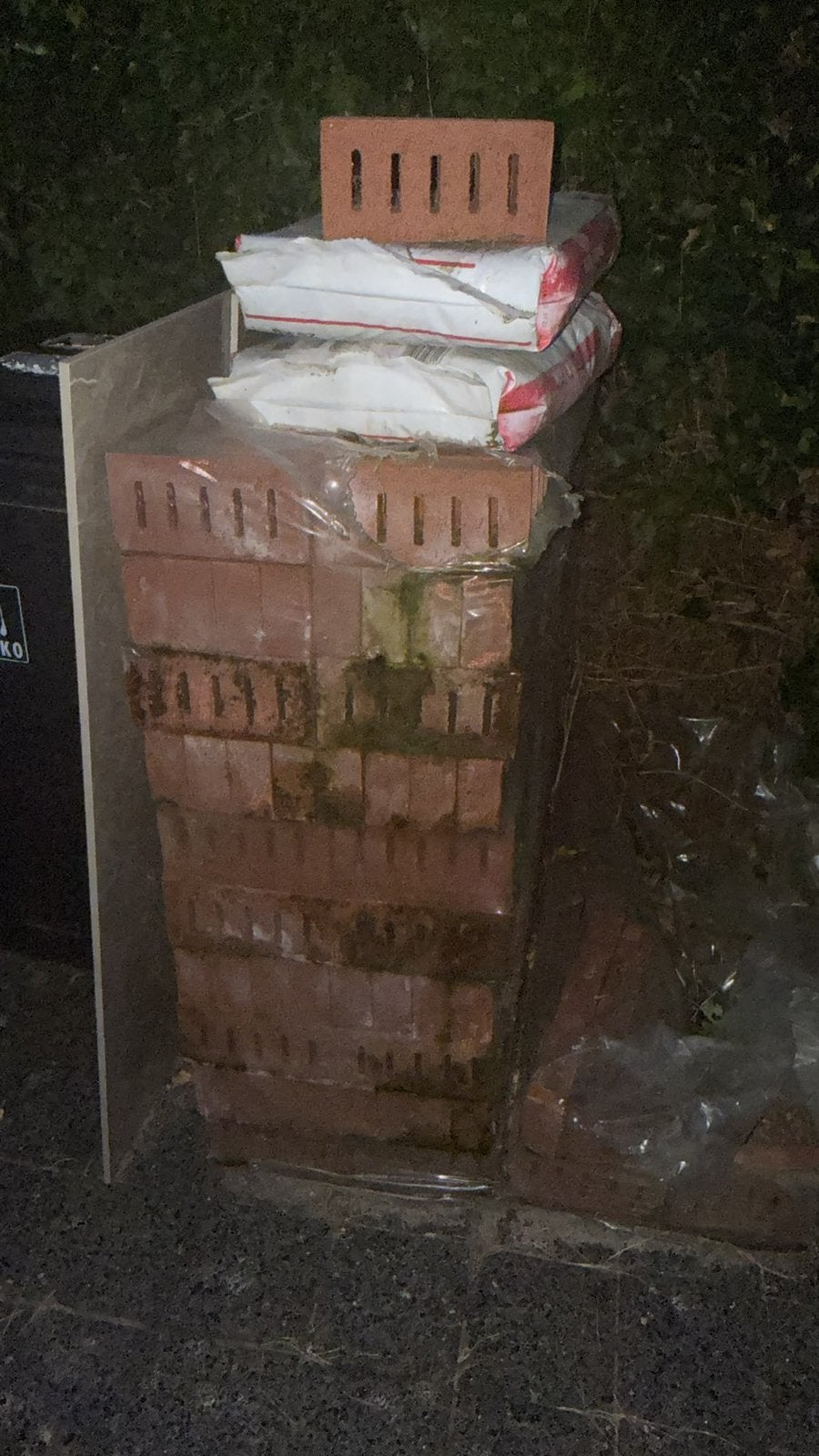Gebruikte bakstenen en zakken zand/cement, Ophalen, Gebruikt, Bakstenen