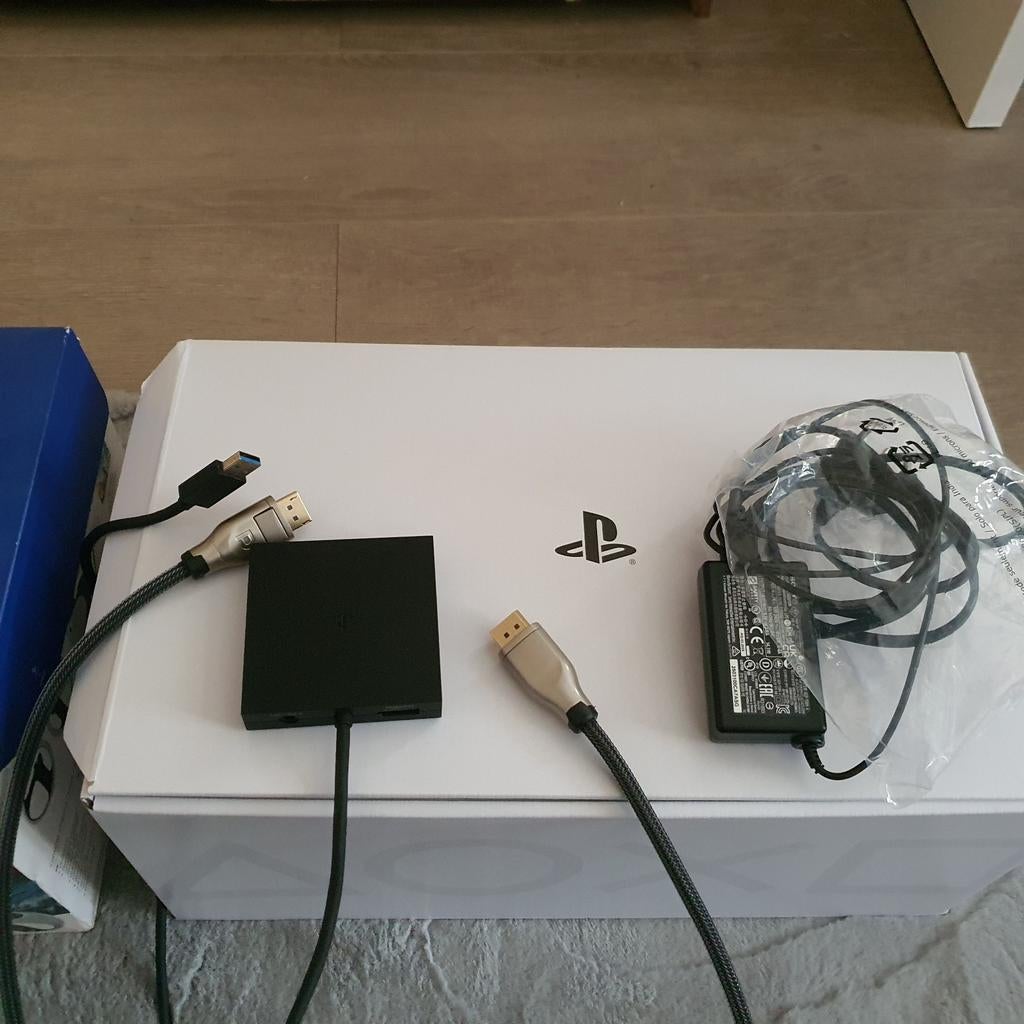 PSVR2 PC adapter + DP 2.1 cable., Ophalen of Verzenden, Zo goed als nieuw