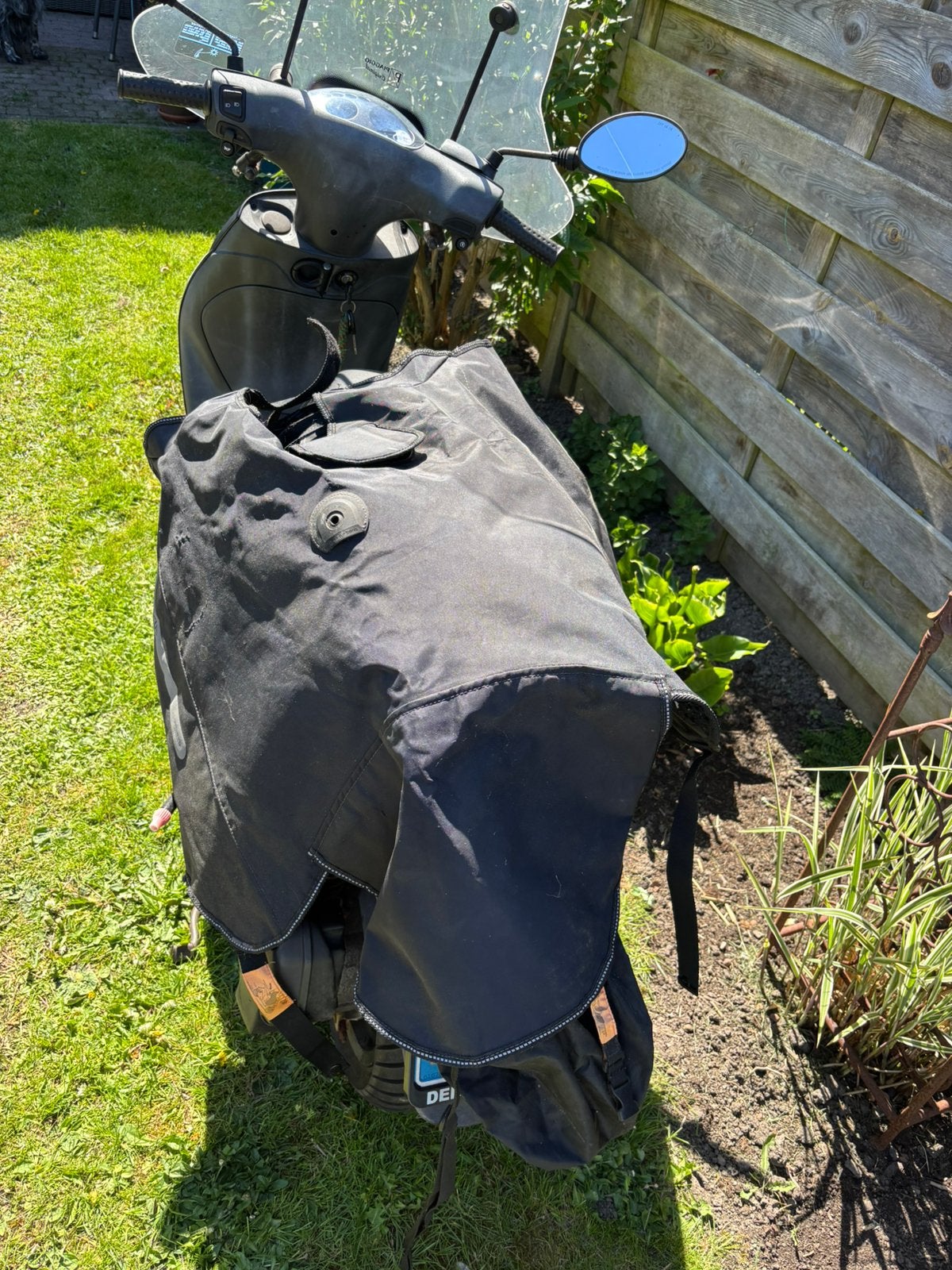 Piaggio Zip 4T – Start en rijdt – met gebreken, Ophalen, Zo goed als nieuw, Benzine, Piaggio