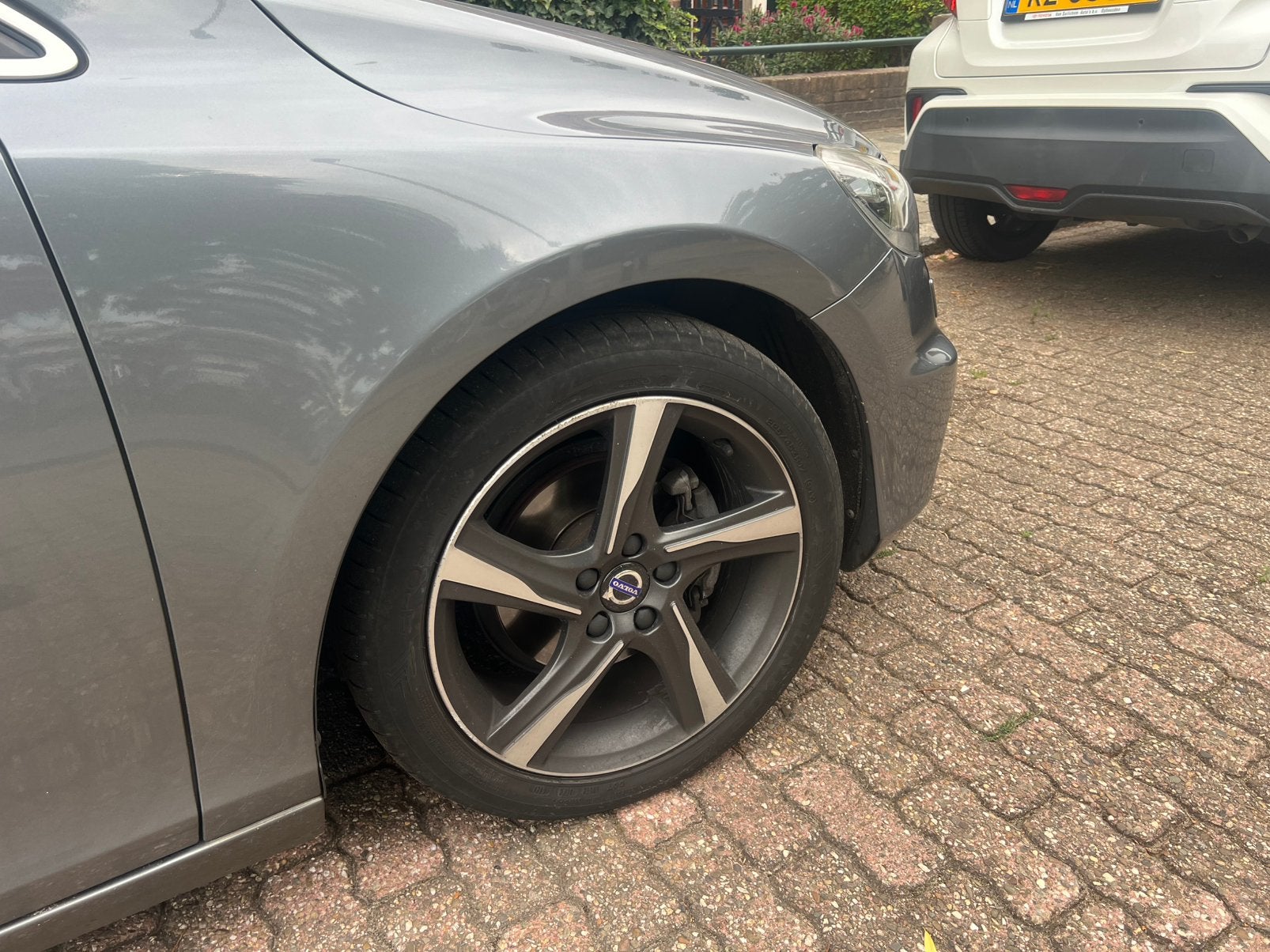 Nette Volvo velgen 17inch, Ophalen, Banden en Velgen, 17 inch, Zomerbanden