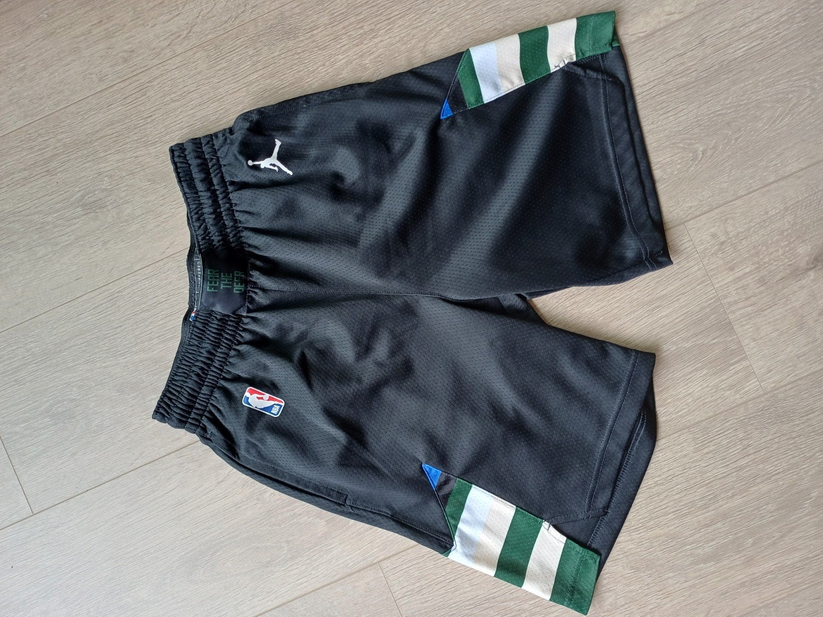 Basketball trainingsshort maat 30, Ophalen, Zo goed als nieuw, Kleding