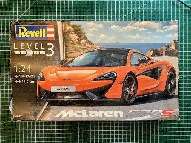 Revell McLaran 1:24, Ophalen of Verzenden, Gebruikt, Auto, Revell