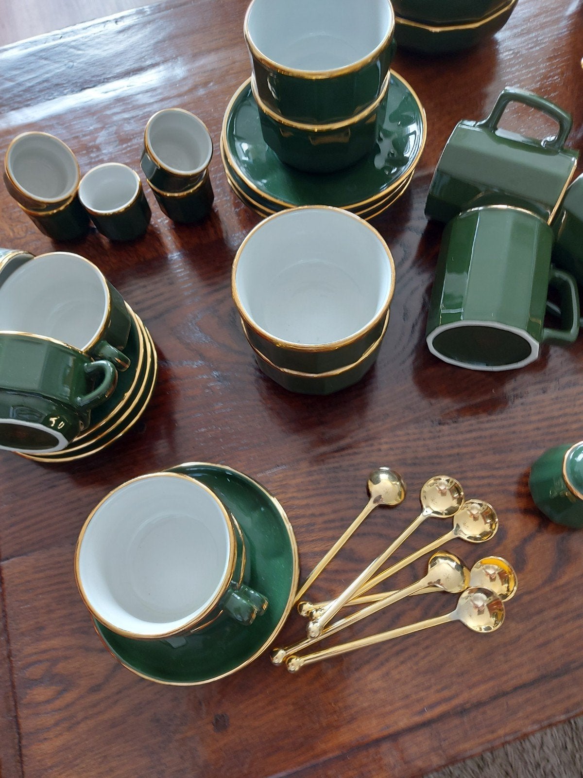 Uitgebreide porseleinen servies set van Apilco, Ophalen