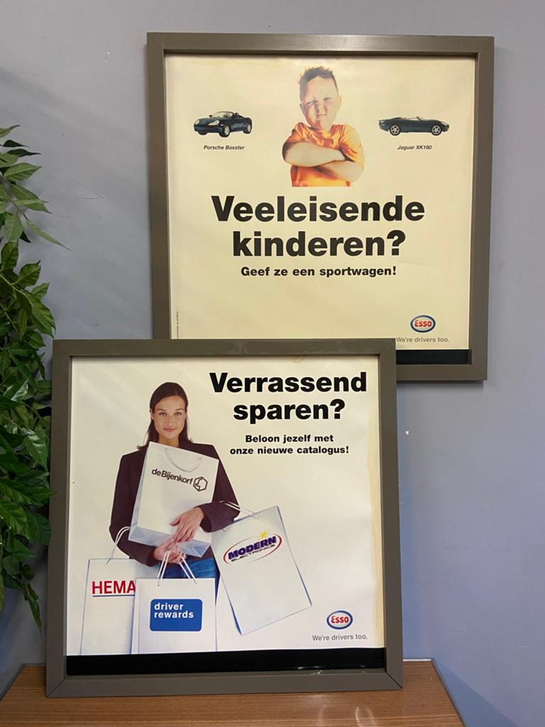 Vintage promotieposter Esso sportwagen spaaractie, Verzamelen, Reclamebord, Gebruikt, Verzenden, Nvt