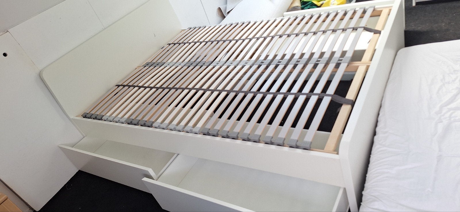 IKEA tweepersoonsbed 140x200 met lades en lattenbodems, Gebruikt, Wit, Tweepersoons, 200 cm
