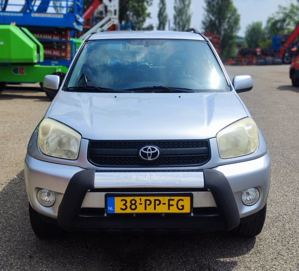 Toyota Rav4 1.8 3DR Linea Terra 2004 Grijs, Voorwielaandrijving, Zwart, 4 cilinders, 1095 kg