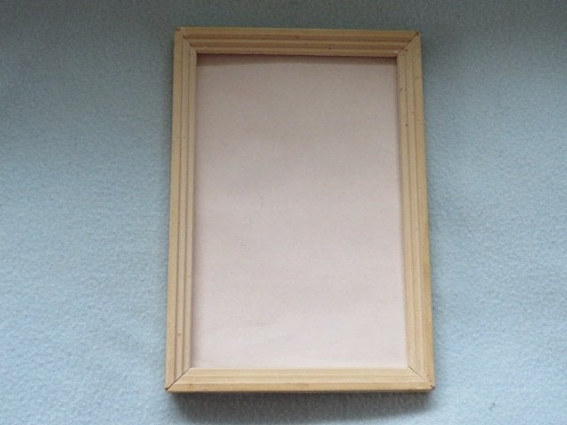 1 EURO OF GRATIS Vintage houten fotolijstje zonder glas, Ophalen