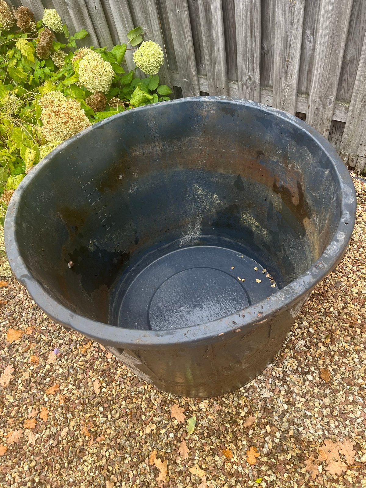 GRATIS Grote zwarte kunststof specie Kuip - cementkuip, Ophalen, Kunststof, Gebruikt, Rond