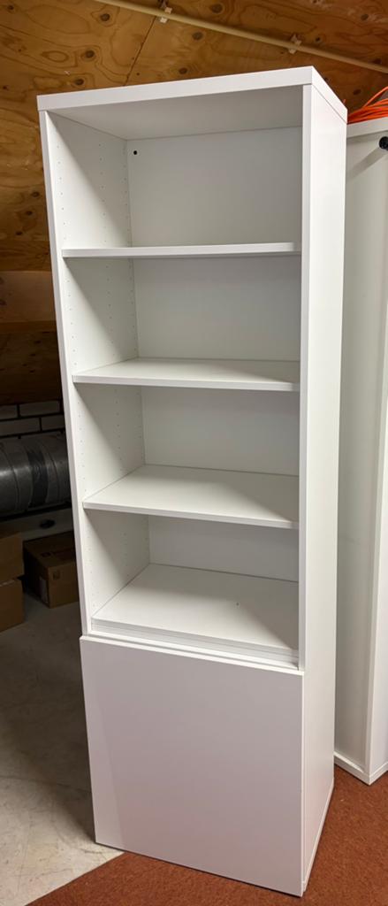 Witte boekenkast met verstelbare planken, Huis en Inrichting, Kasten | Boekenkasten, Ophalen, Minder dan 50 cm, Gebruikt, 200 cm of meer