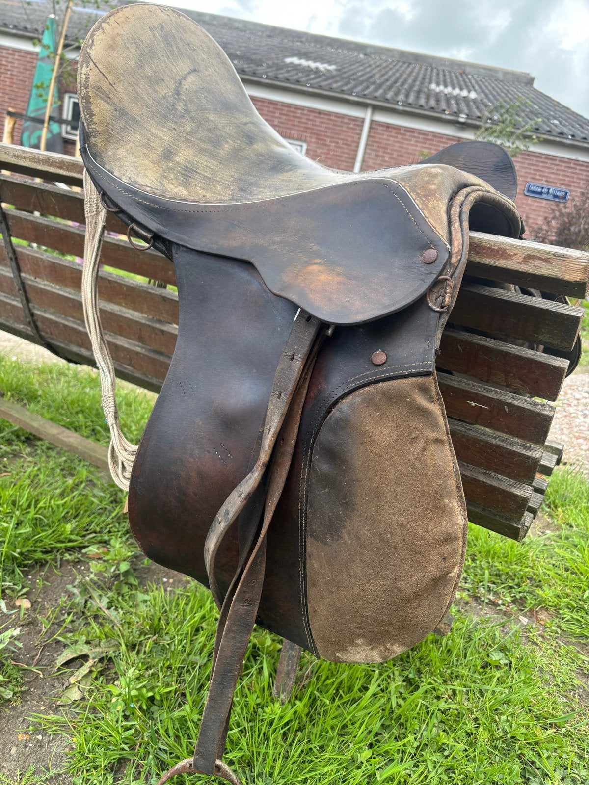 Paarden  zadel vintage. Schuurvonst, Ophalen of Verzenden, Gebruikt, Overige soorten