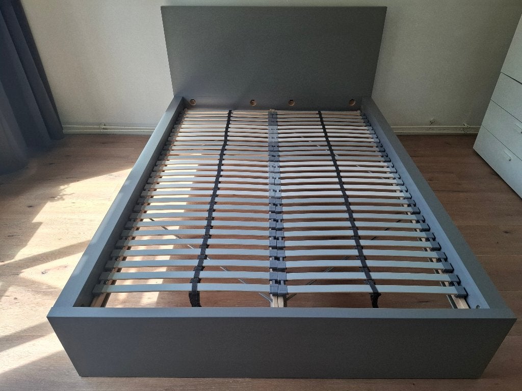 IKEA tweepersoonsbed, MALM 140cm grijs, meteen mee te nemen, Huis en Inrichting, Slaapkamer | Bedden, Ophalen, Tweepersoons, 140 cm