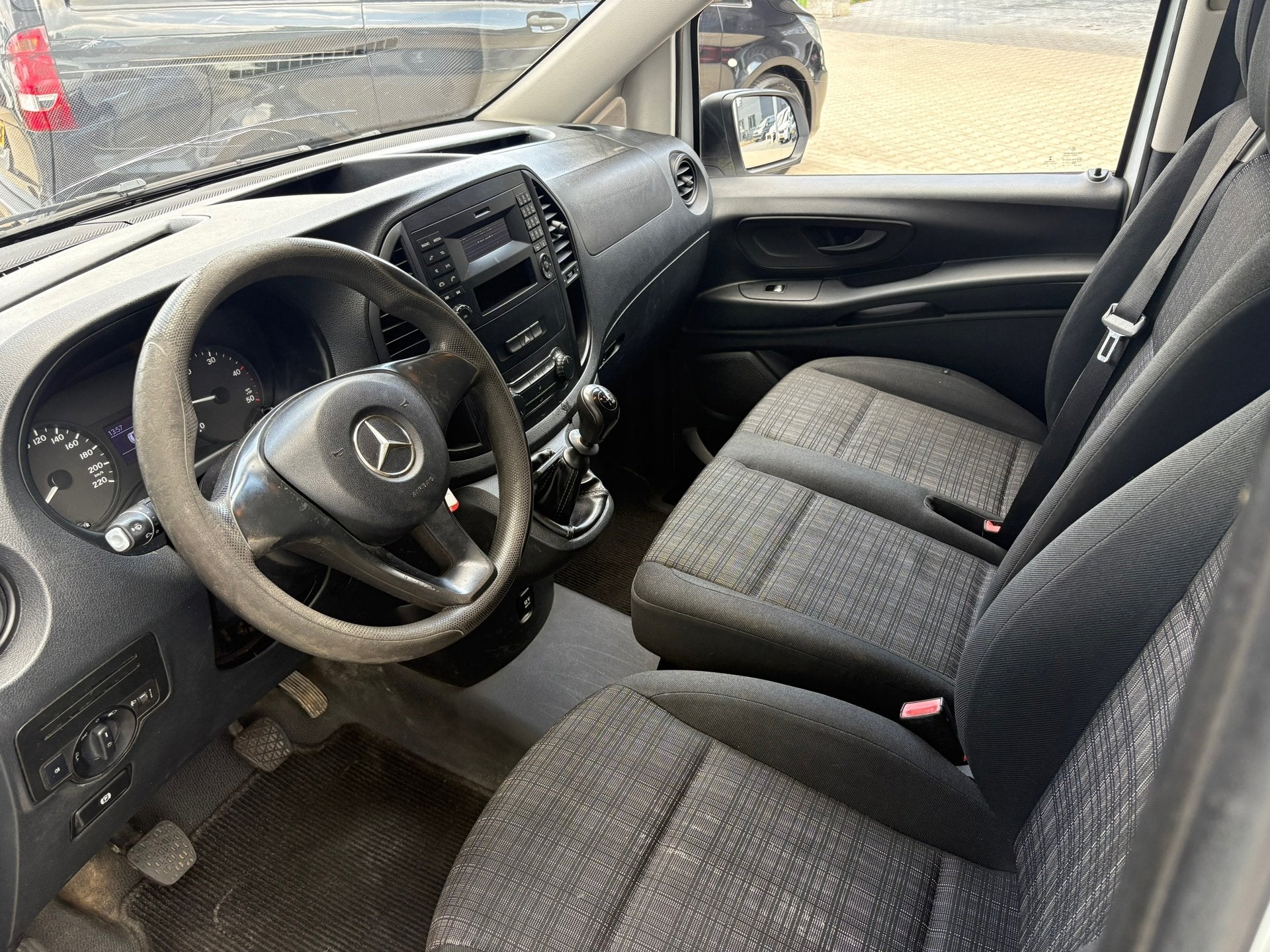 Mercedes-Benz Vito 109 CDI Functional, Auto's, Voorwielaandrijving, Euro 5, Stof, Zwart