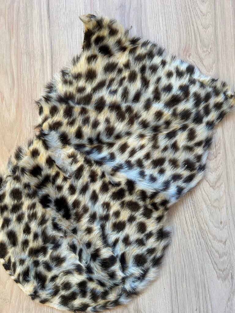 Nieuw kleedje van nep bont met luipaardprint, Minder dan 50 cm, Beige, Nieuw, Ophalen of Verzenden