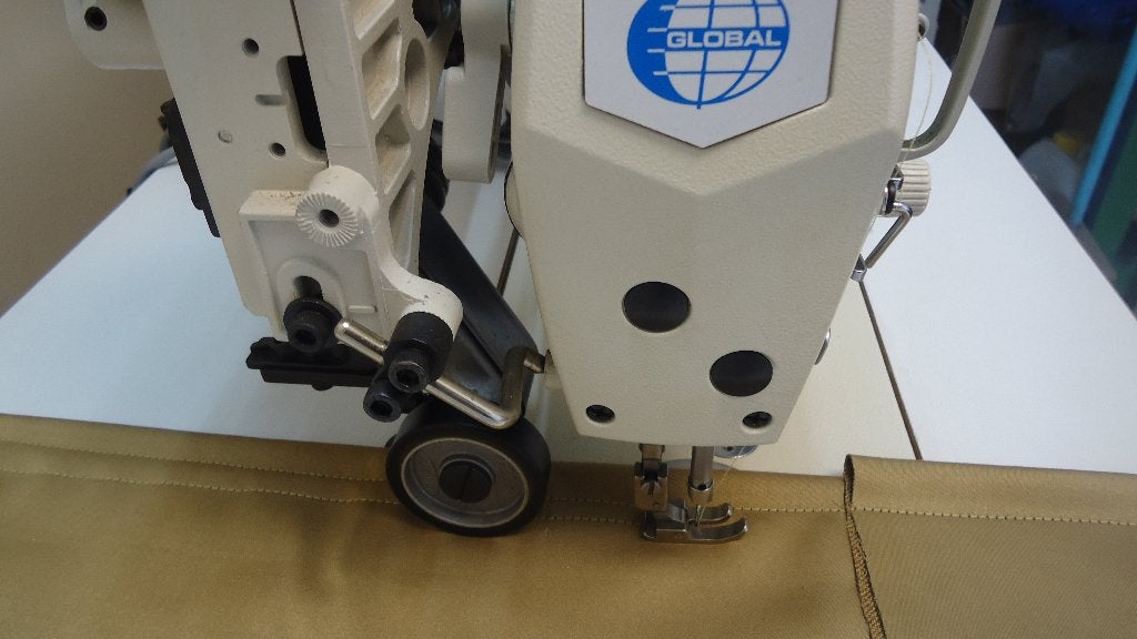 Industrie Naaimachine Global Dubbel Transp ./ Puller Vol aut, Overige merken, Gebruikt, Ophalen of Verzenden, Naaimachine