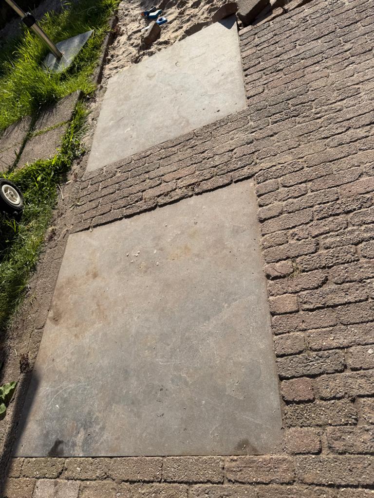 Grijze tegels 80x80x3 cm - 23 hele, 1 met chip, 1 met breuk, Tuin en Terras, Tegels en Klinkers, Ophalen, Gebruikt, Overige materialen